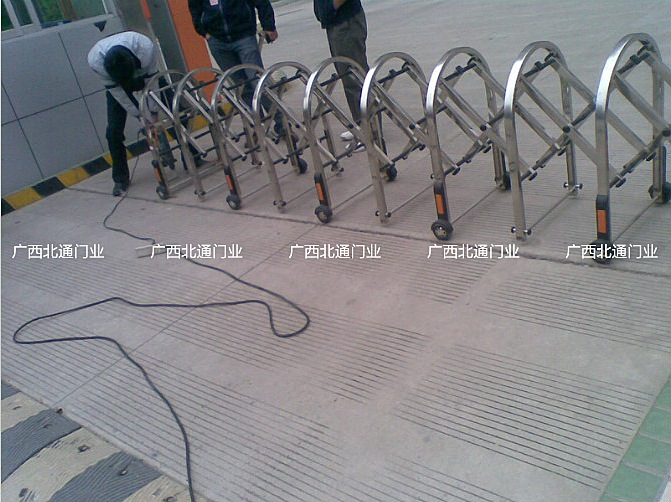 南宁伸缩门-南宁伸缩门厂家