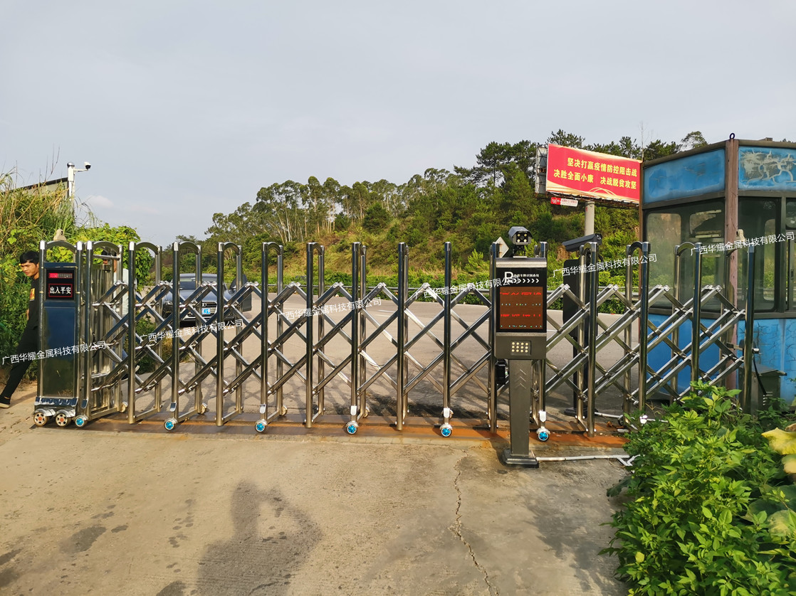 广昆高速岺溪服务区伸缩门联动车牌识别系统 - 南宁电动伸缩门|电动门